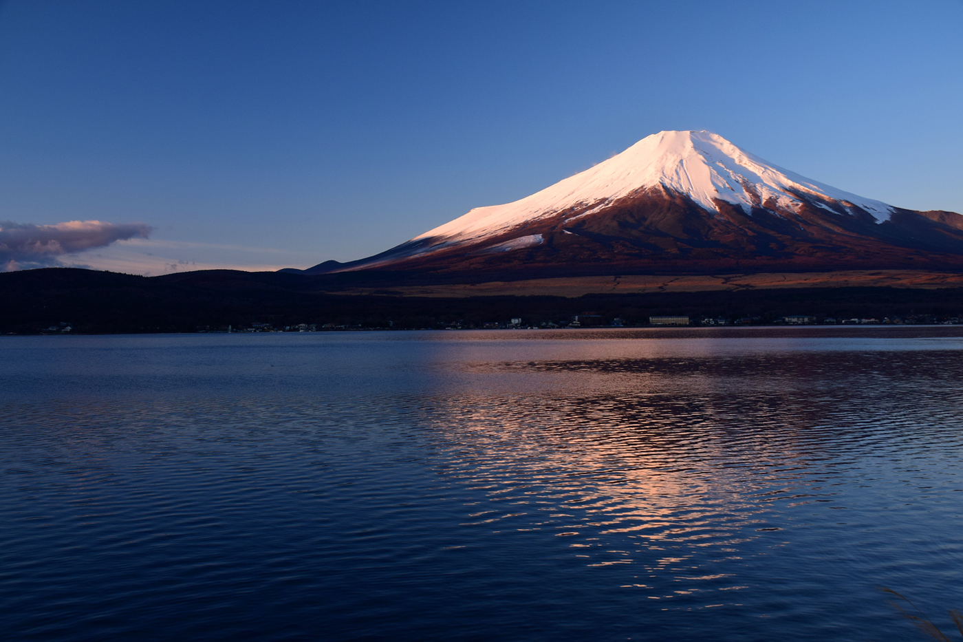 Mount Fuji Lake Yamanaka Yamanashi Japatabi
